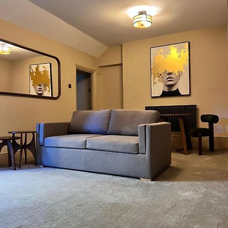 The Blueberry Hotel Pontypridd ภายนอก รูปภาพ