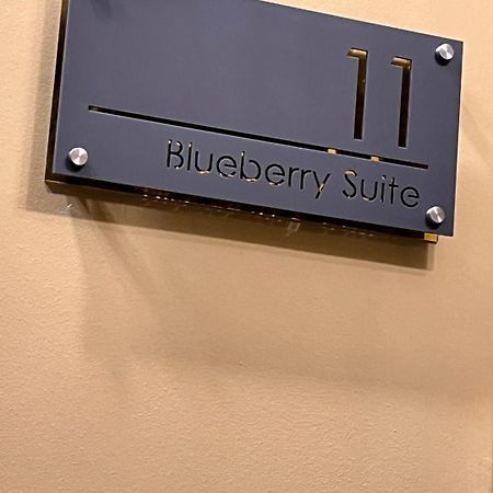 The Blueberry Hotel Pontypridd ภายนอก รูปภาพ