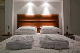 The Blueberry Hotel Pontypridd ภายนอก รูปภาพ