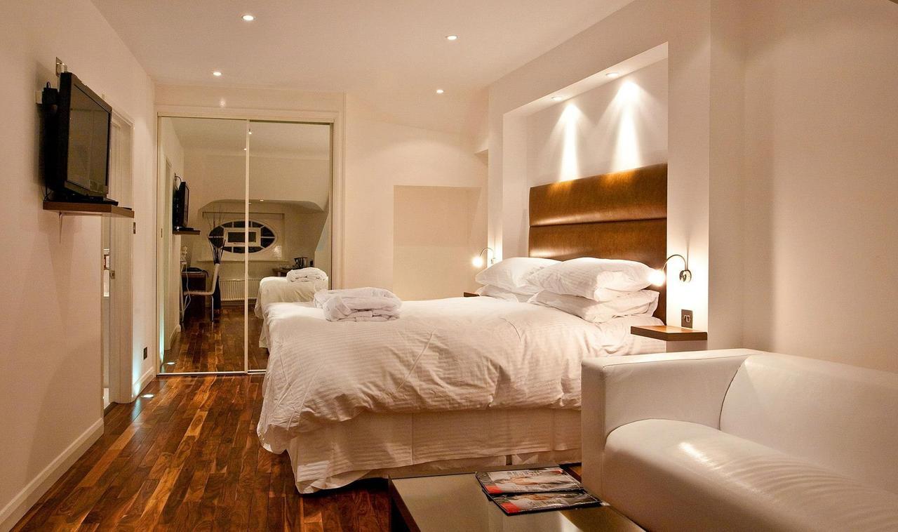 The Blueberry Hotel Pontypridd ภายนอก รูปภาพ